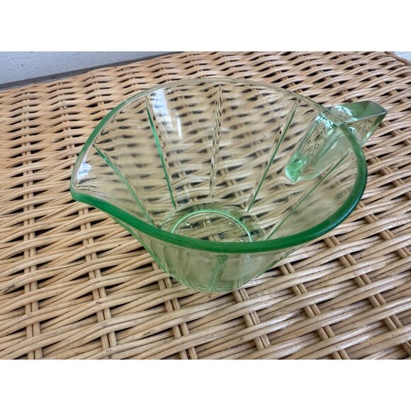 Vintage 30's Green Optic Uranium Glass Creamer Pitcher - Picture 8 of 9